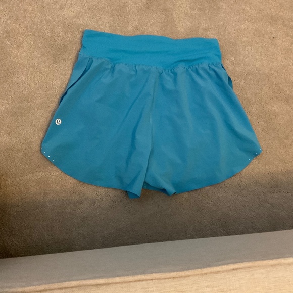 Fast and free reflective high-rise classic-fit short 3”